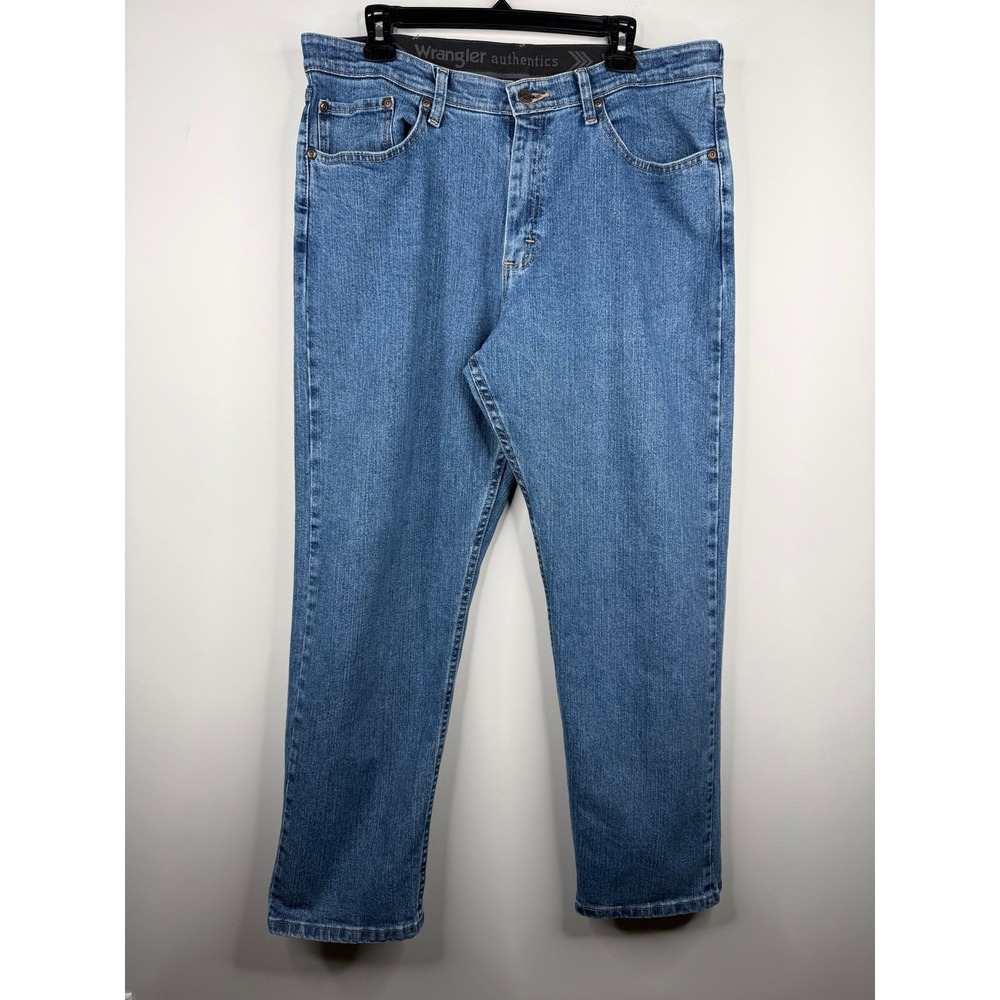 Wrangler Authentics Jeans Mens 35x30 Light Wash Classic 5 Pocket Cotton Stretch